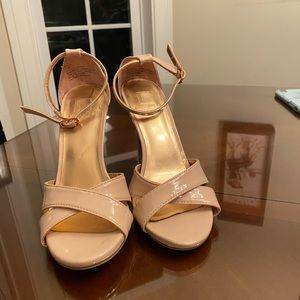 Nude patent leather 4” heels
